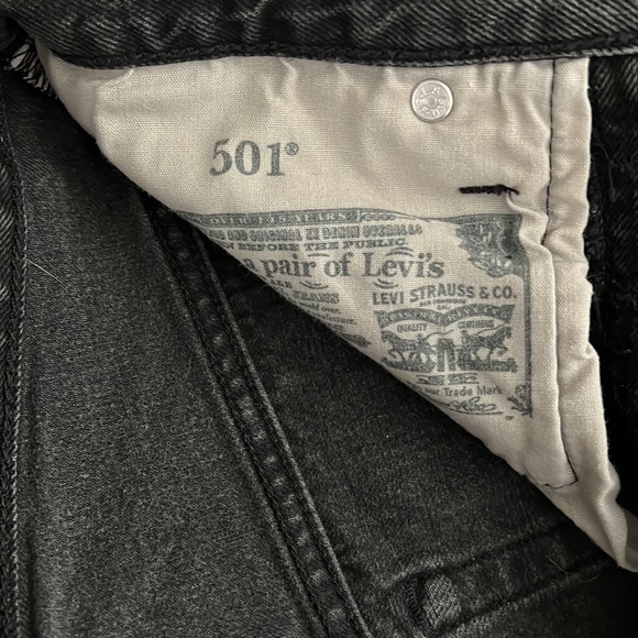 Black Levi’s 501 Shorts - Picture 3 of 3